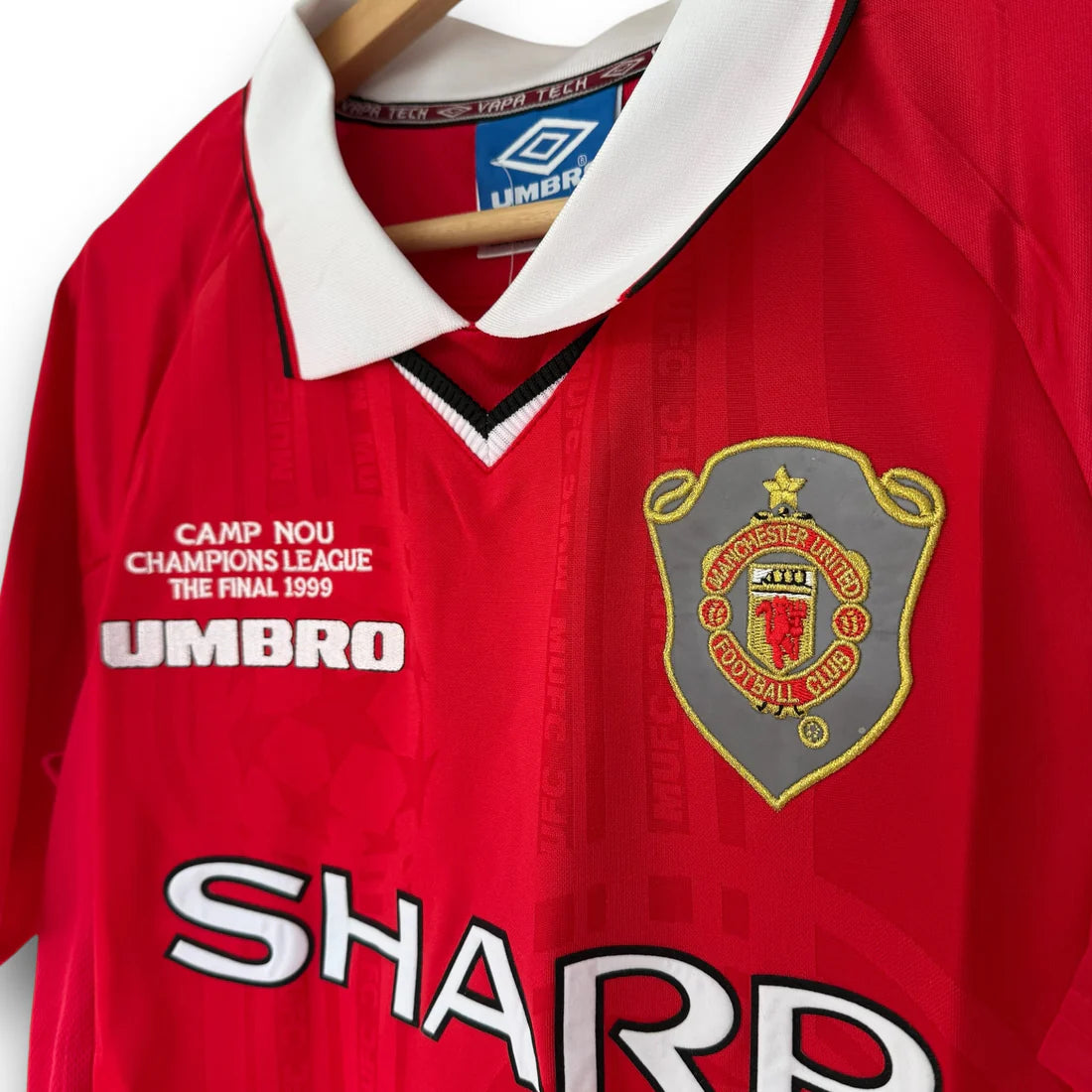 Camiseta Manchester United 1999 local retro
